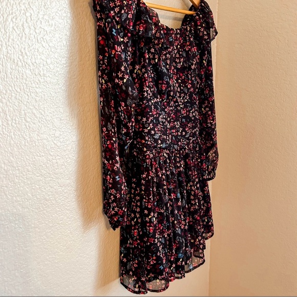 Urban Outfitters Elaine Floral Off-The-Shoulder Feminine Mini Dress, Size 0 - Picture 4 of 12